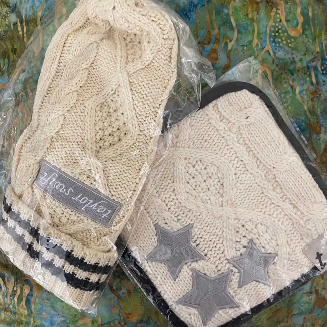 Taylor Swift Cardigan Pot Holder and Oven Mitt Set