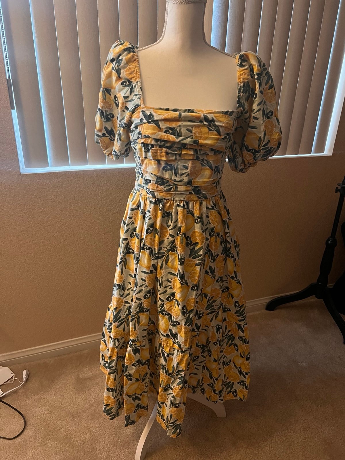 Abercrombie & Fitch  Puff-Sleeve Midi Dress With Lemon and Olive Print Size: S