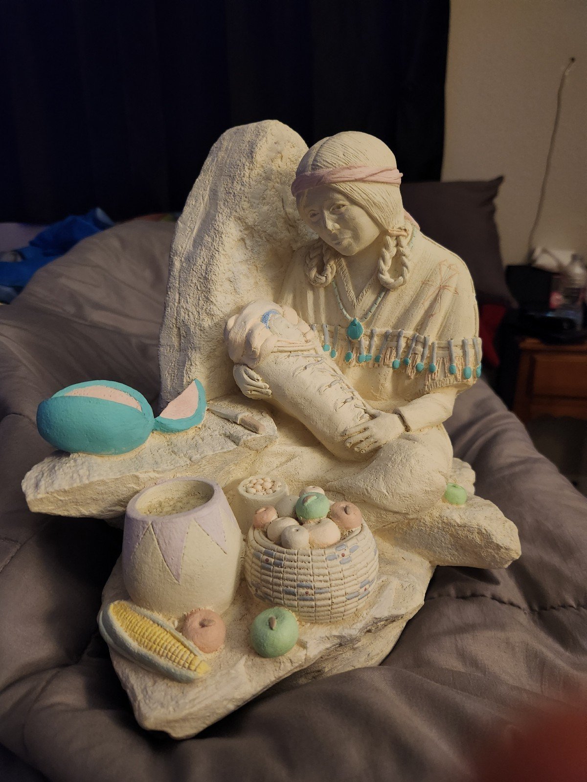 1981 FLORENTINE ART STUDIO LARGE POTTERY OF AN NATIVE WOMAN HOLDING BABY