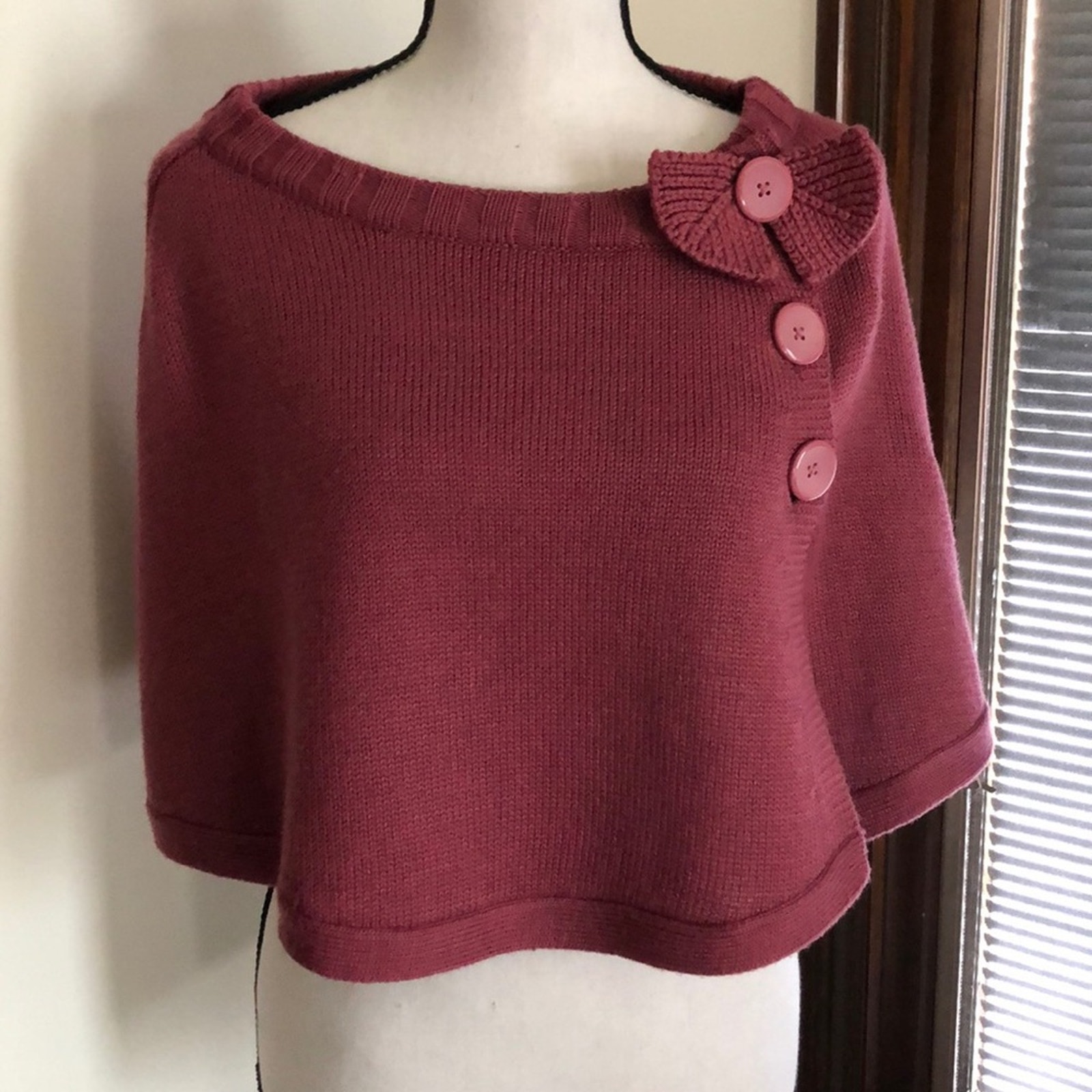 Lord & Taylor | Sweater cape Size OS
