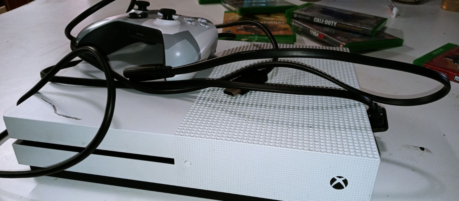 Xbox One S 1 TB in White