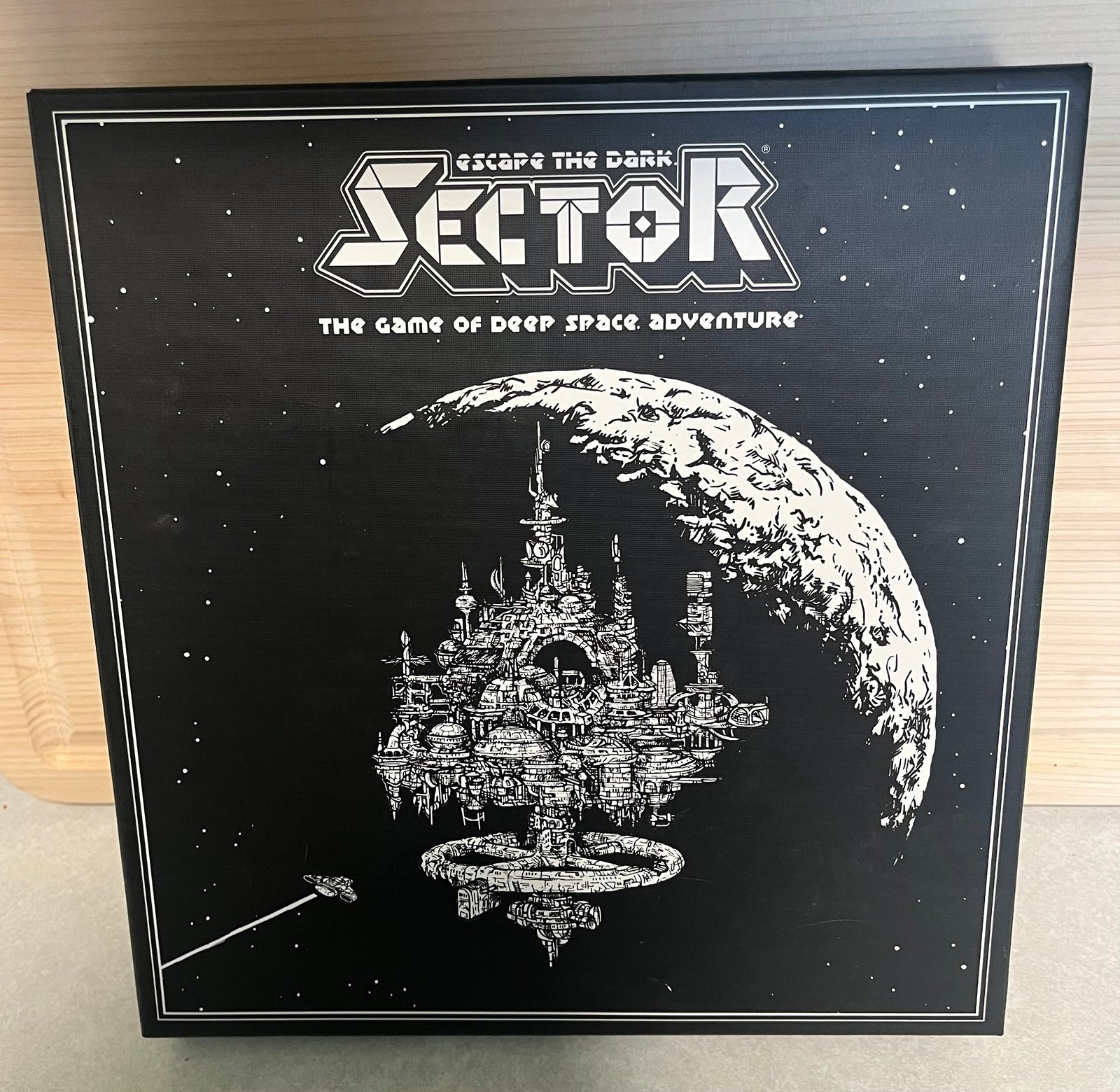 Escape the Dark Sector board game