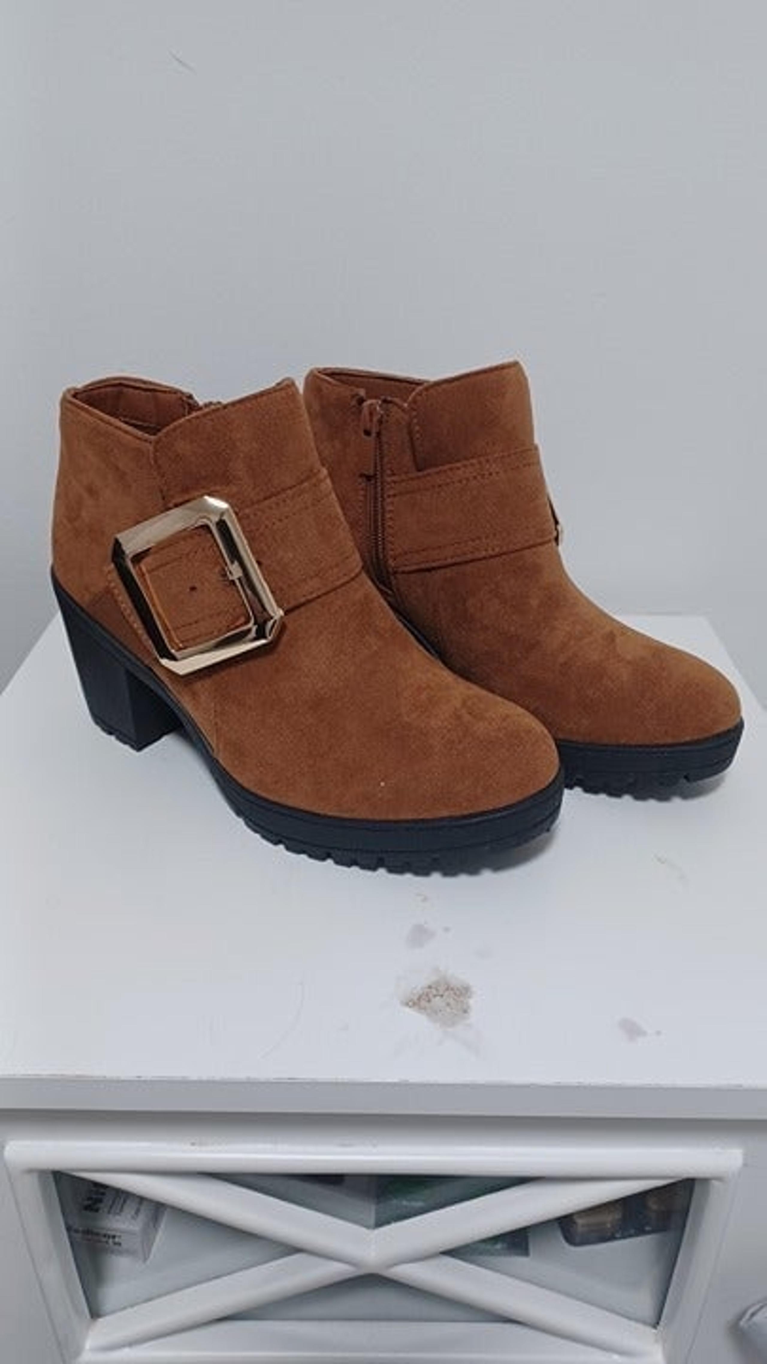Women's Fashion Buckle Cuff Combat Chunky Heel Ankle Booties color tan