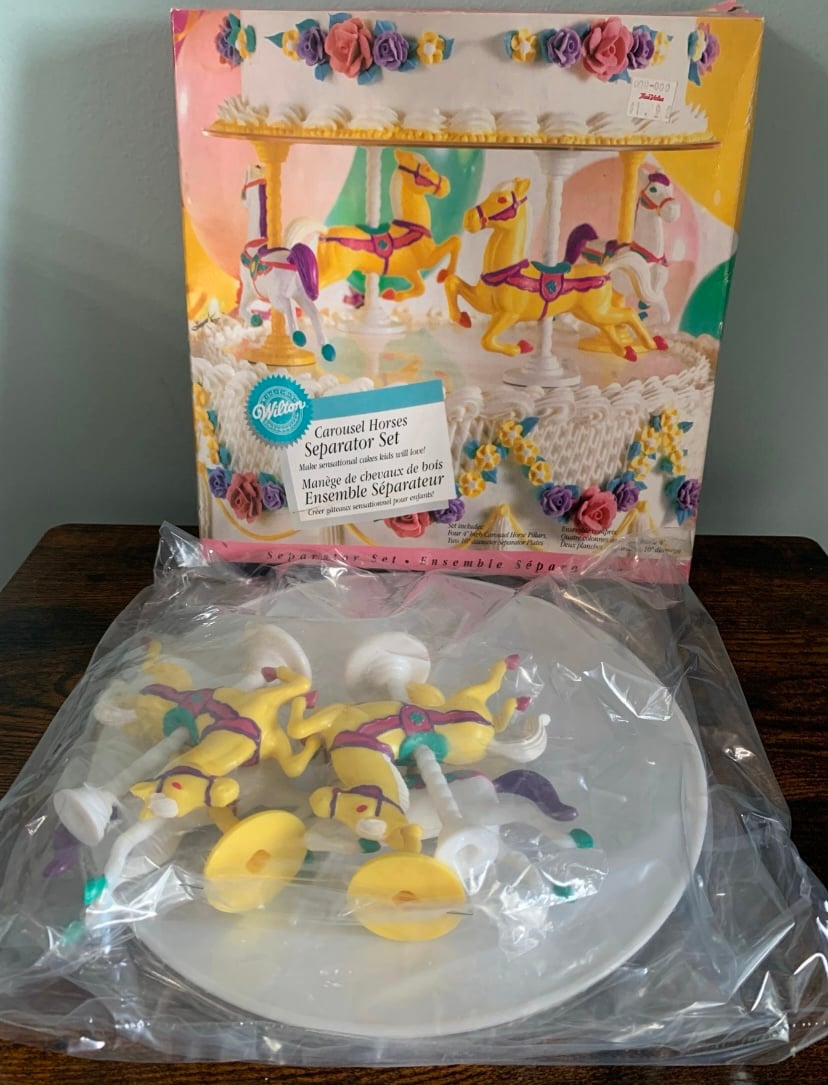 Vintage Wilton carousel horse separator set 1992 new