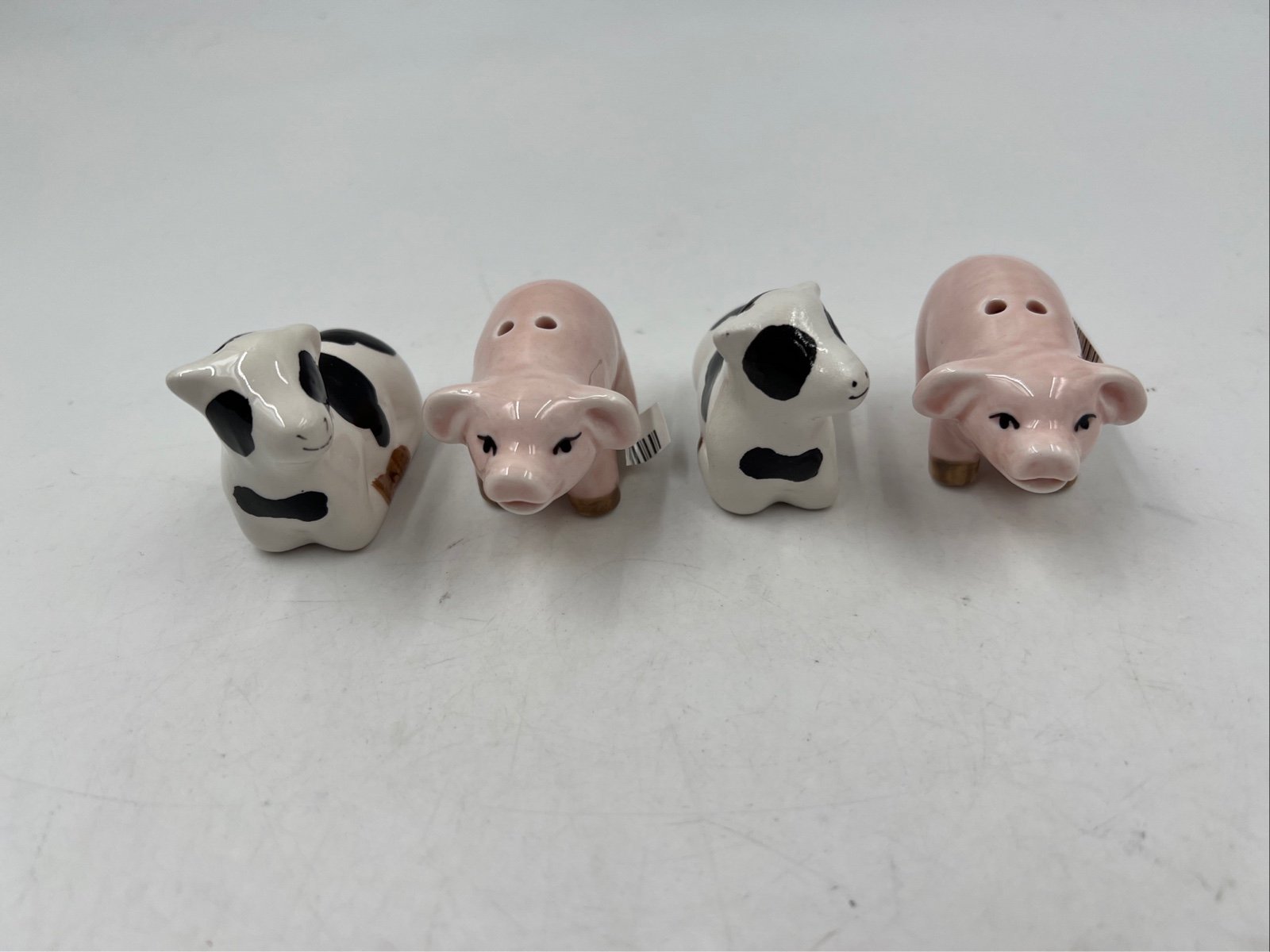 Ceramic 2x2in Cow and Pig Salt & Pepper Shaker Sets AA01B25003
