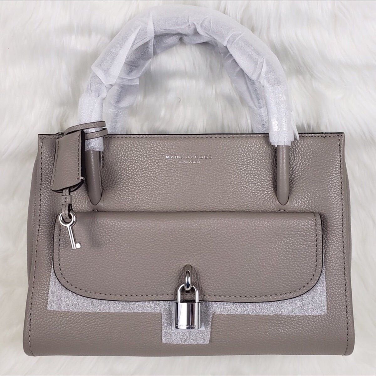 Marc Jacobs Lock That Leather Tote | Mink