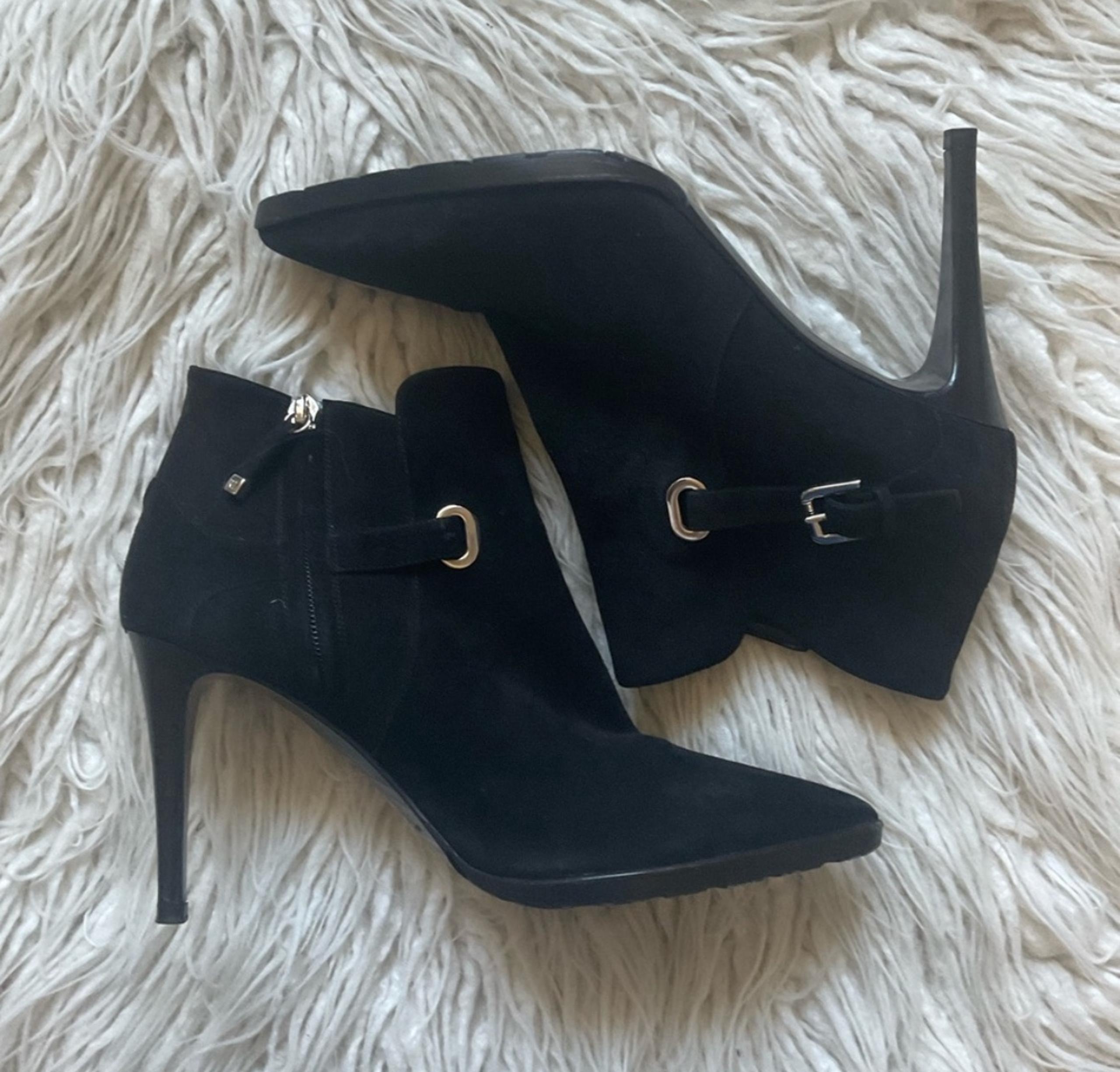 Ralph Lauren Collection Black Suede Buckle Pointed Toe Ankle Heel Boot Size 9.5