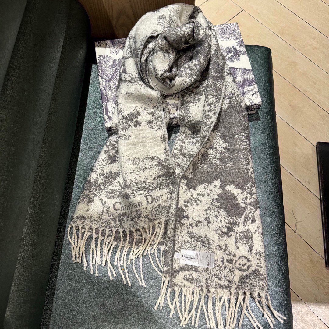 Fashion scarf