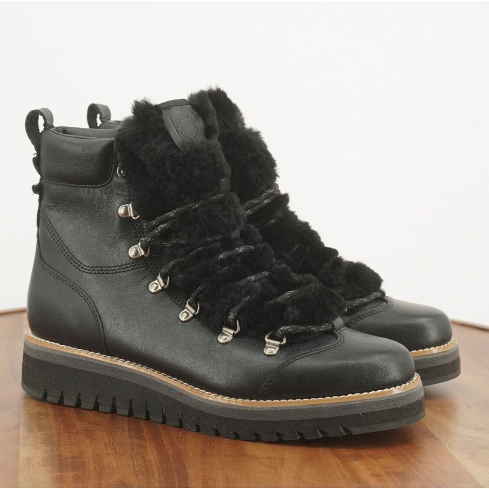 Cole Haan Women Zerogrand Lodge Booties Boots Black Leather Faux Fur Size 7B
