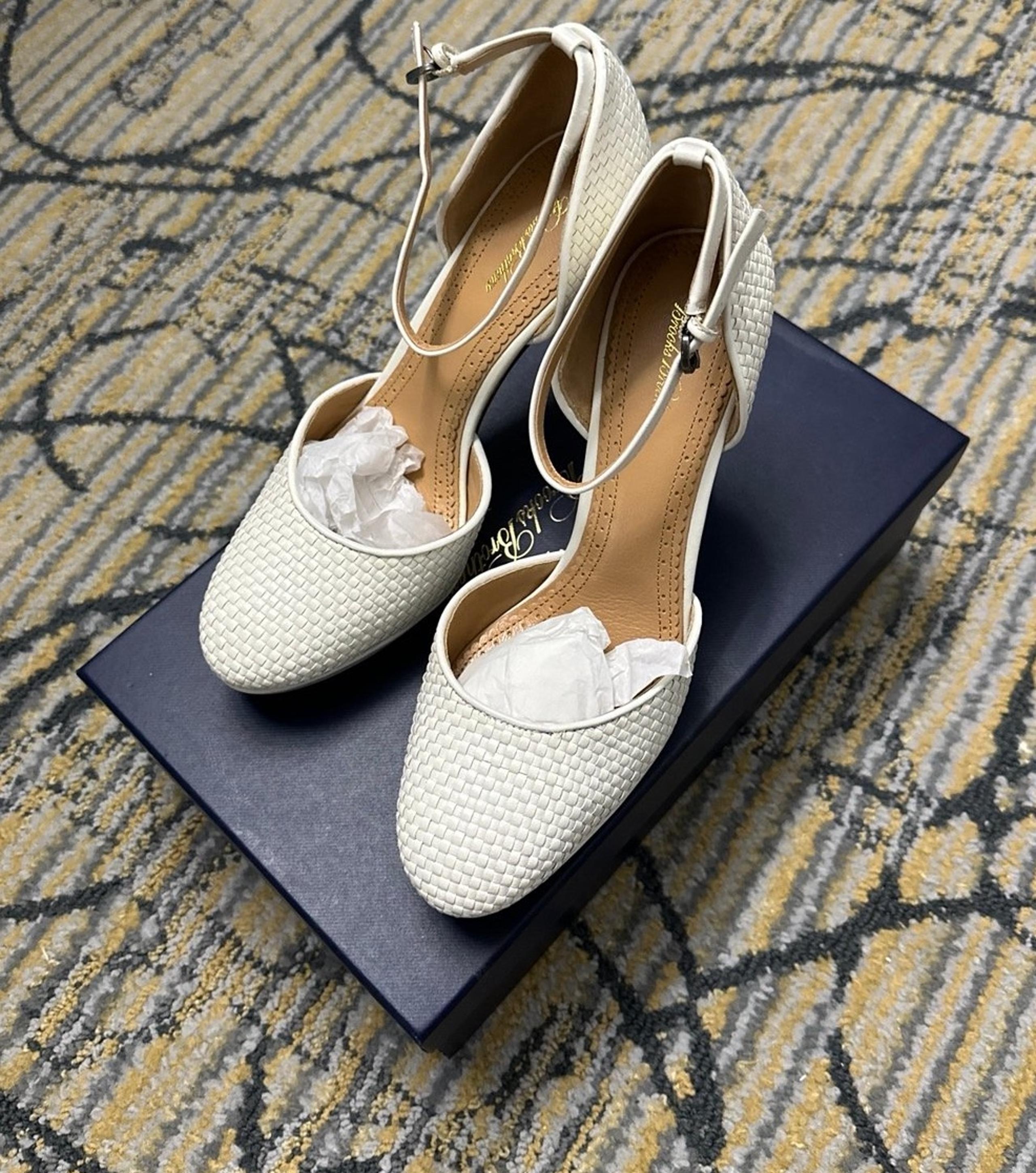 Brooks Brothers genuine leather pump for summer new in box