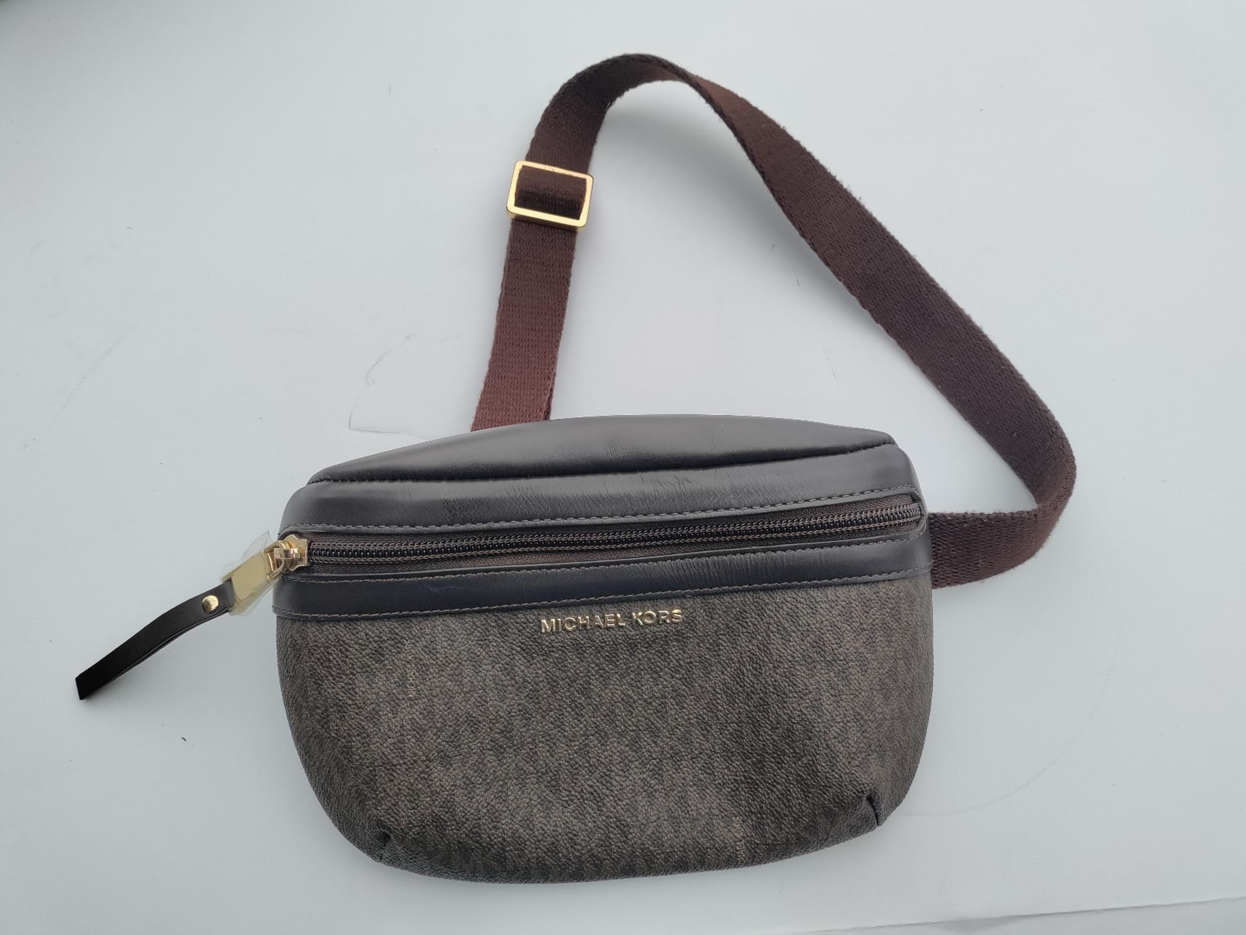 Michael kors travel friendly "fanny pack" monogrammed belt bag