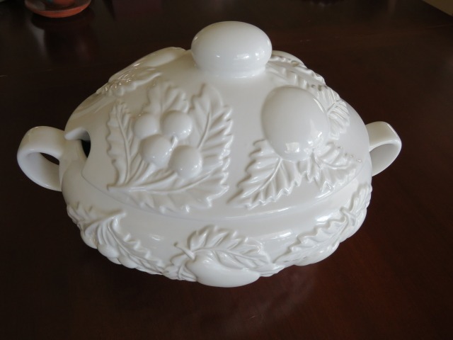 White china Gibson soup vegetable tureen with handles and lid fruit pattern