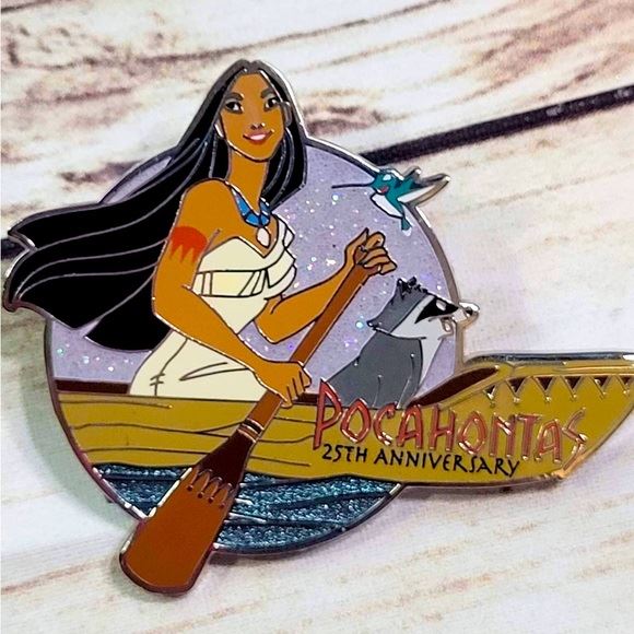 Disney pin Pocahontas 25th anniversary
