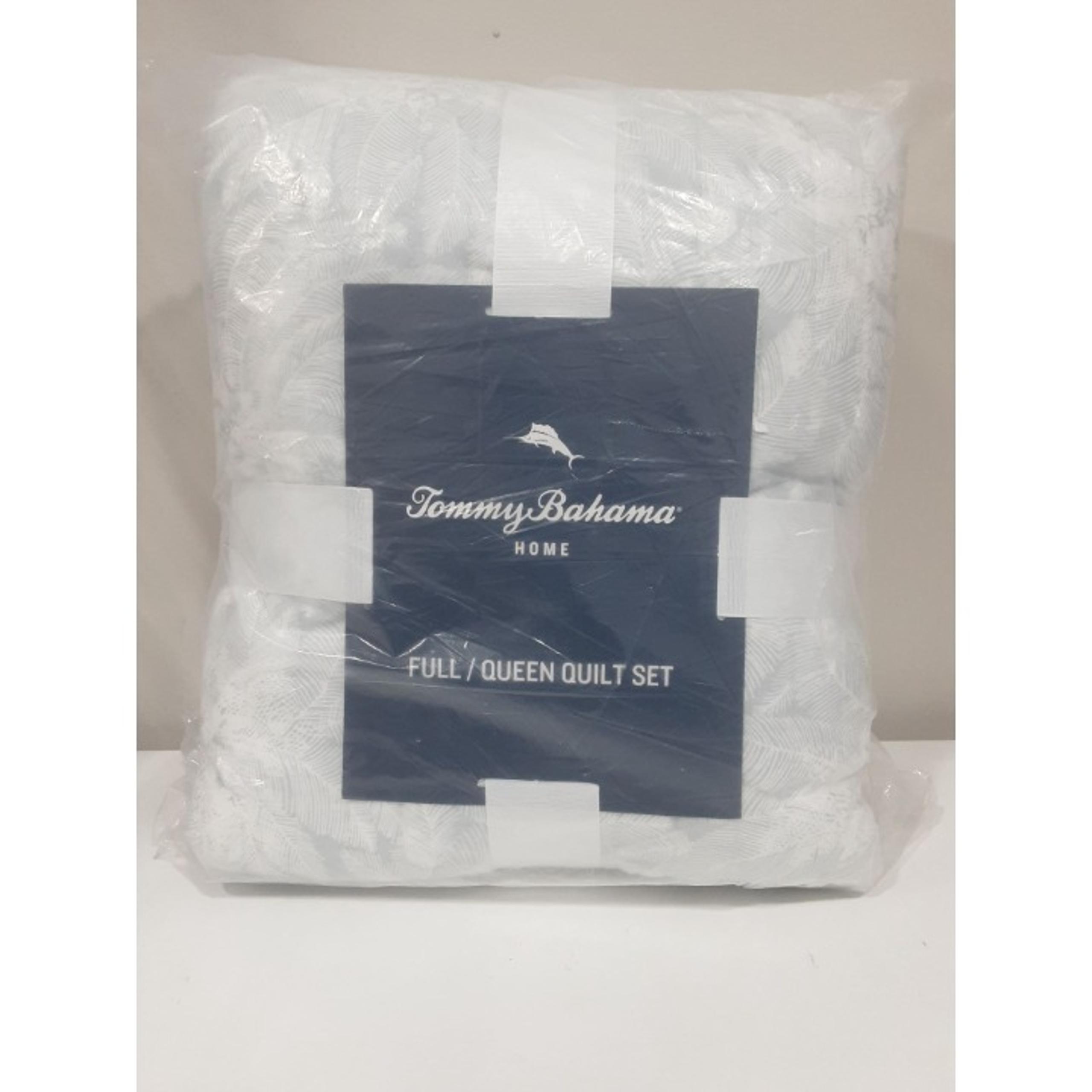 Tommy Bahama Makena Blue Reversible 3-Piece Full/Queen Quilt Set Bedding