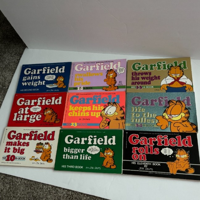 Vintage Set Of 9 Garfield 80's Books Jim Davis Collectable