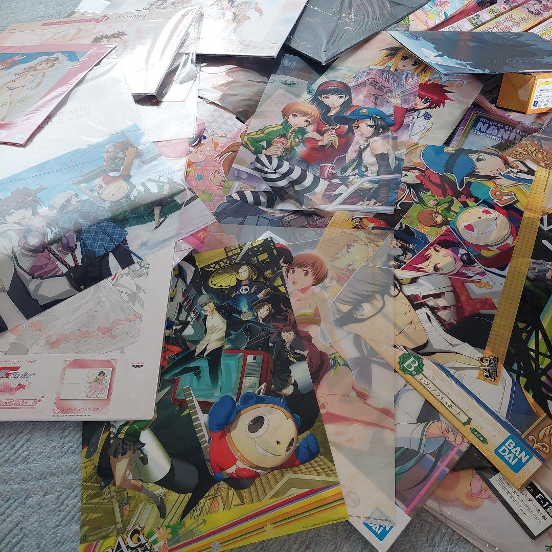Anime Goods Bulk Sale - Approximately 90 Items, Including Posters, Visual Boards, etc.