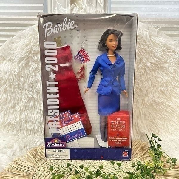 Barbie Mattel Short Haired Woman of Color President Blue Skirt Suit Vintage 2000