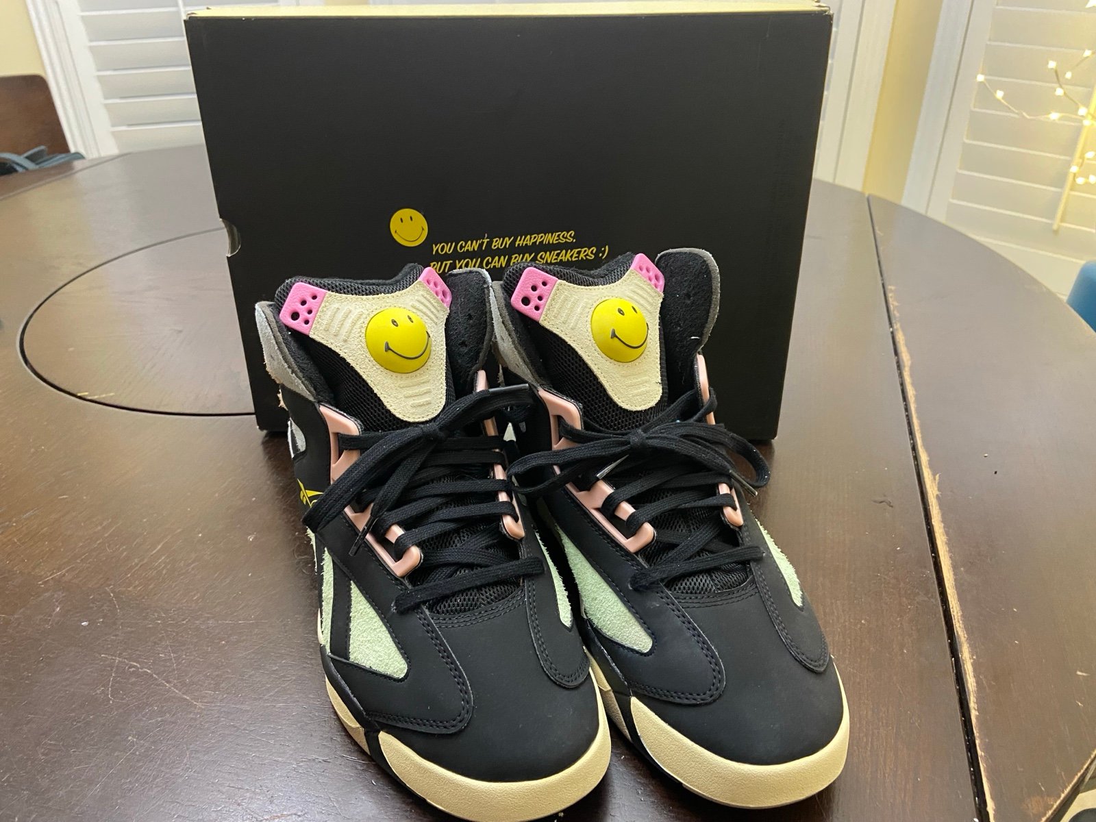 like new mens Reebok Classics x Smiley Shaq Attaq Basketball shoes!!