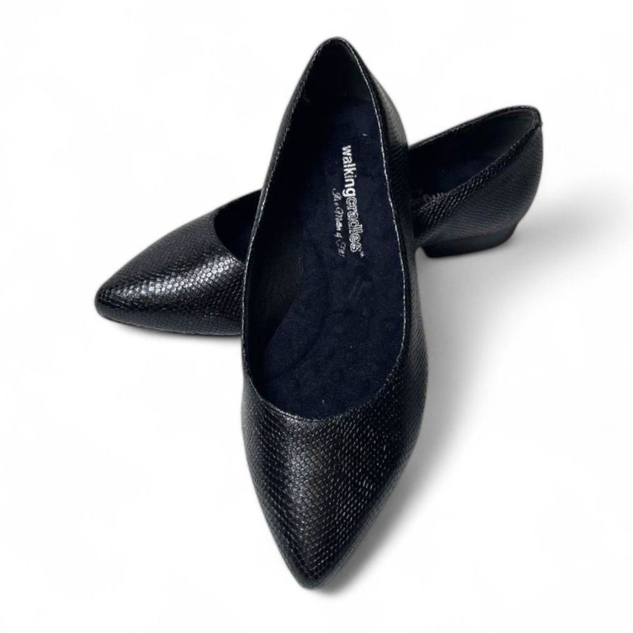 WALKING CRADLES Reece Black Leather Flat, NWOT. Size 8.5 W