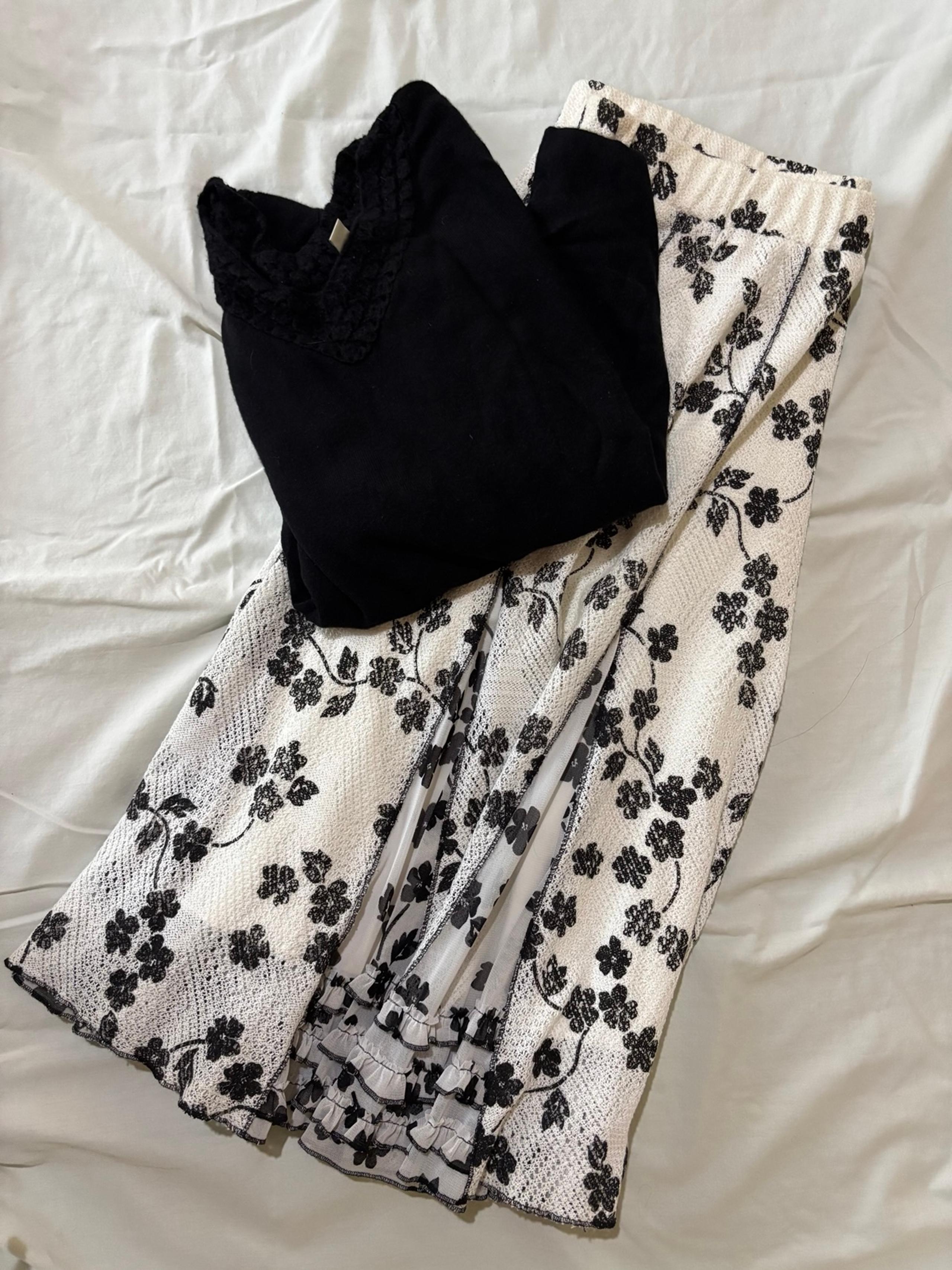 Coldwater Creek a line skirt and sweater black and white size 1x