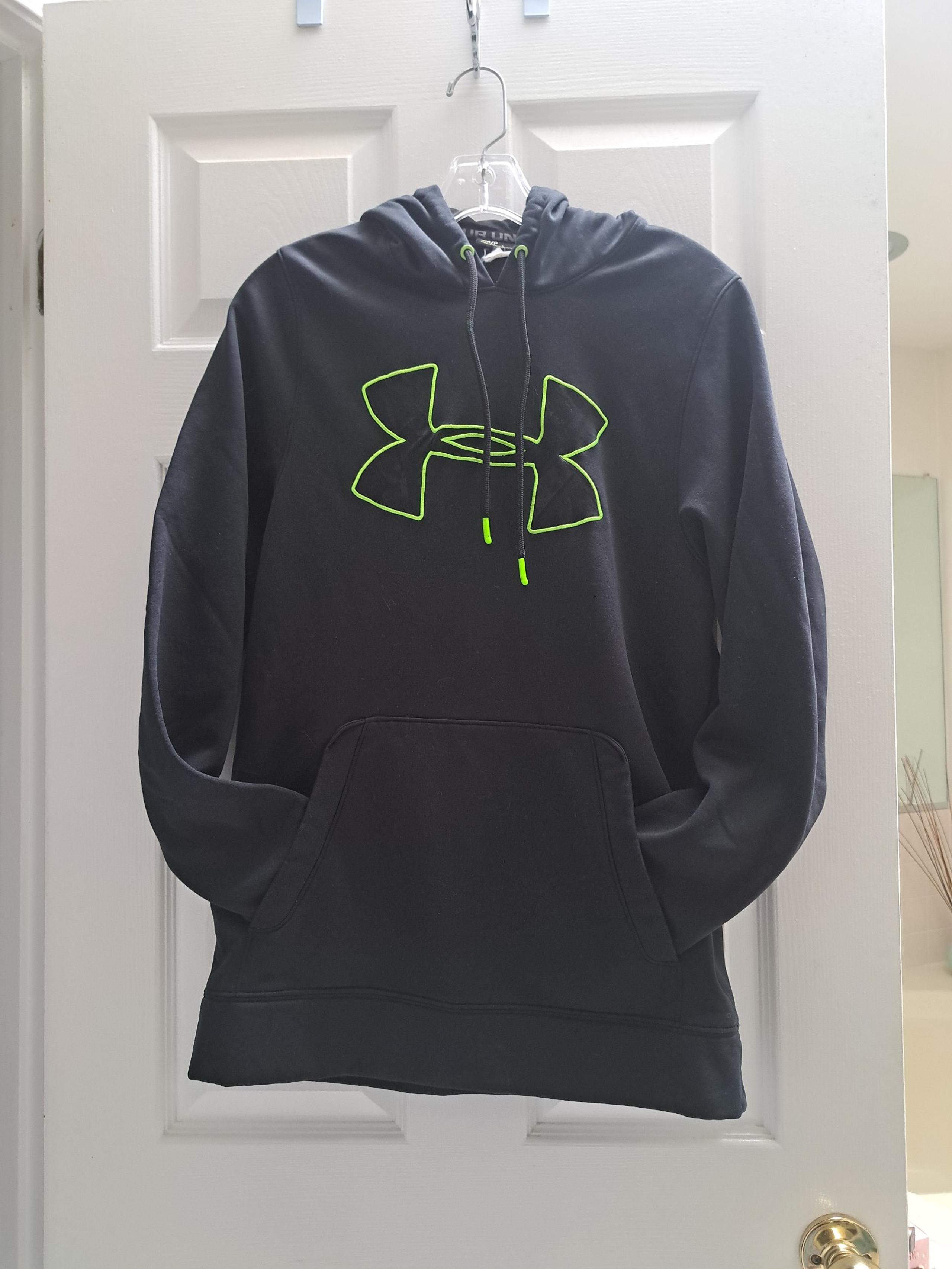 Under Armour small mens Sweatshirt