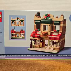 *Hard to Find* Lego 40696 Bakery Set (376 Pieces)