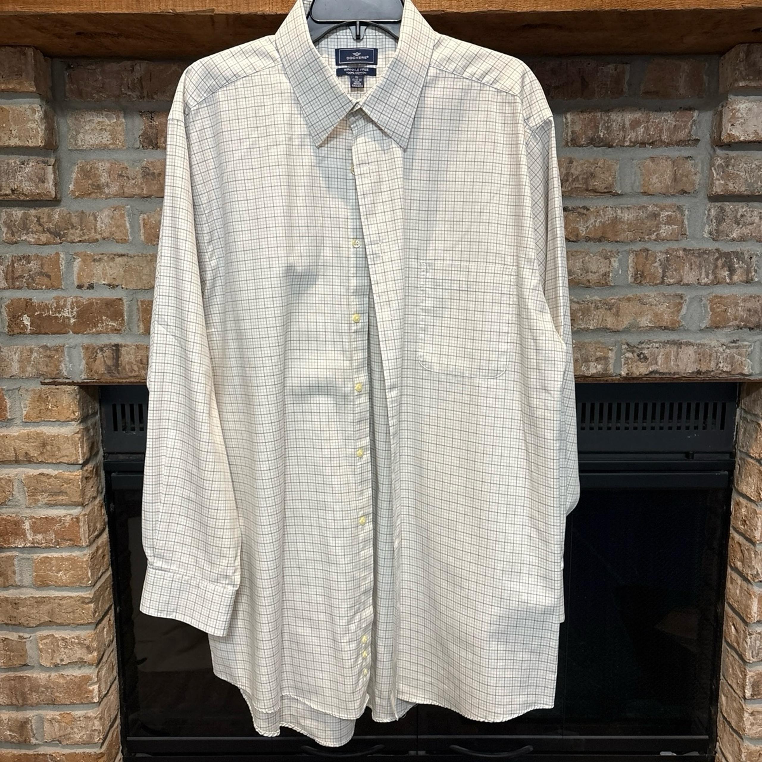 Men’s long sleeve Dockers button down shirt