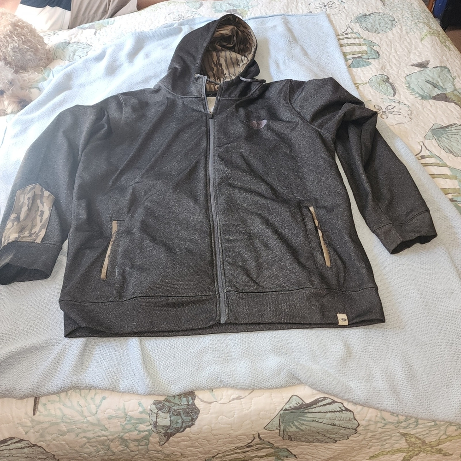 MOSSY OAK EUC MENS SIZE XL ZIP UP JACKET
