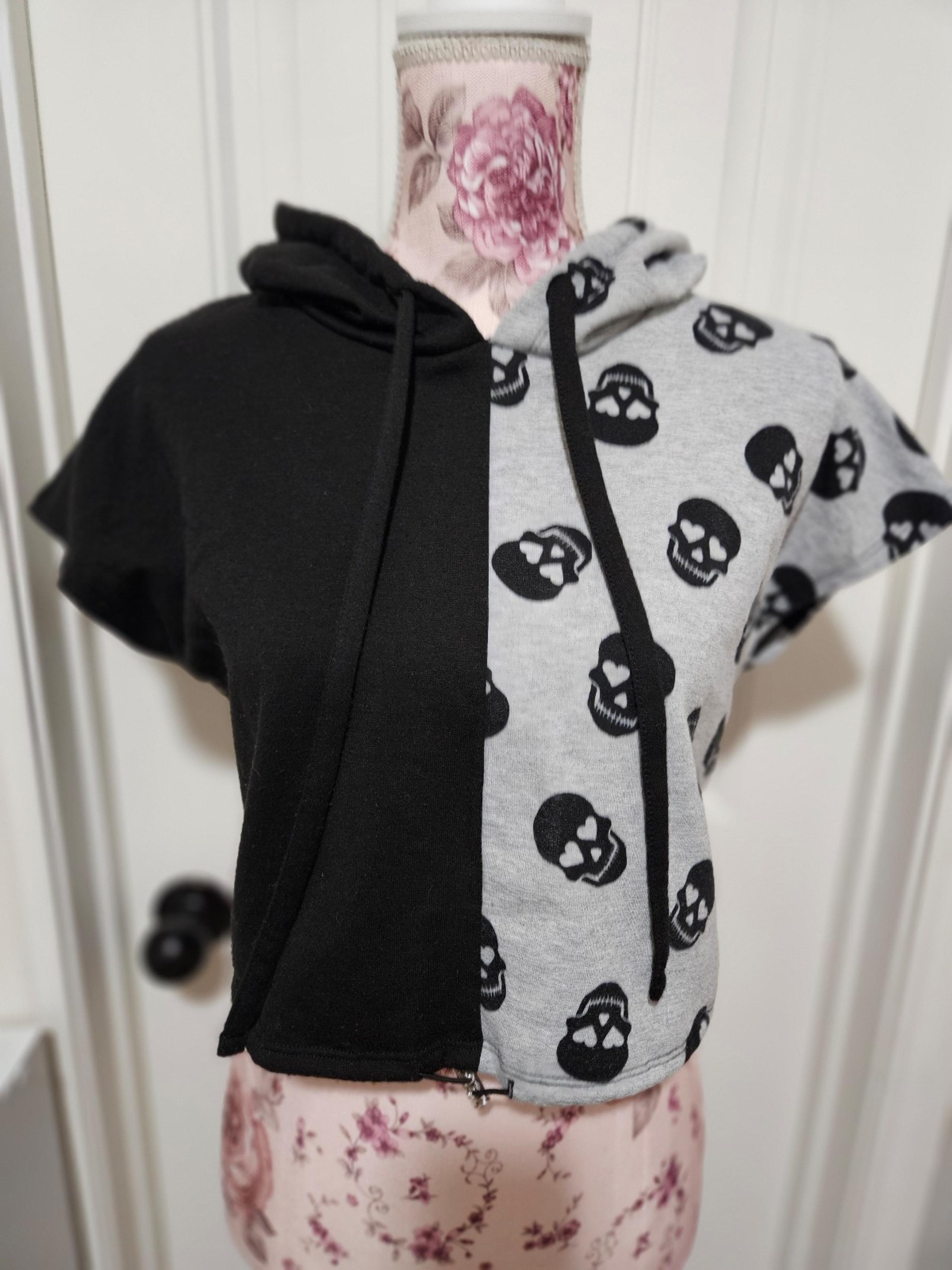 No Boundaries Short sleeve hoodie