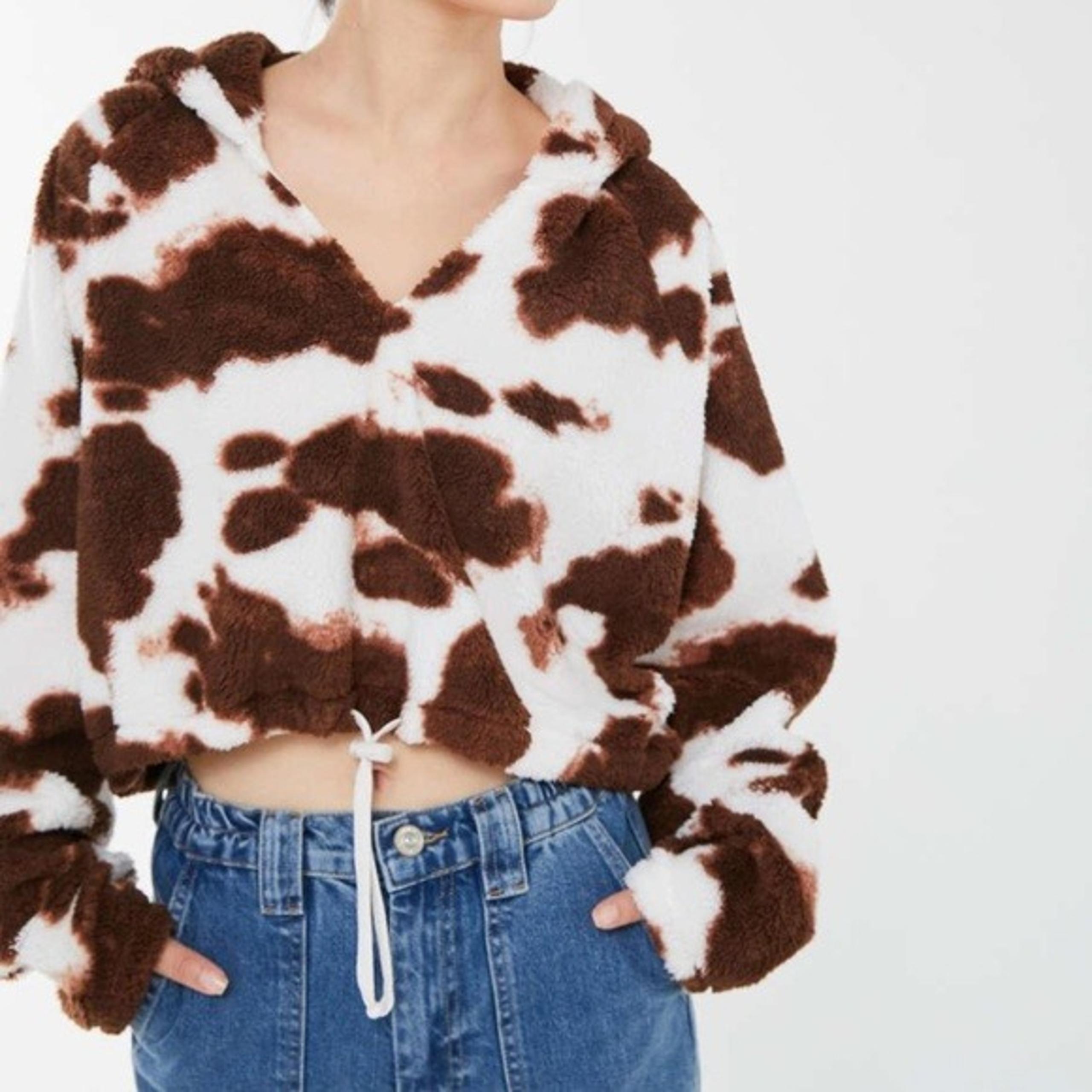 Urban Outfitters UO Cozy Faux Fur Hoodie Sweatshirt in Cow Print size small