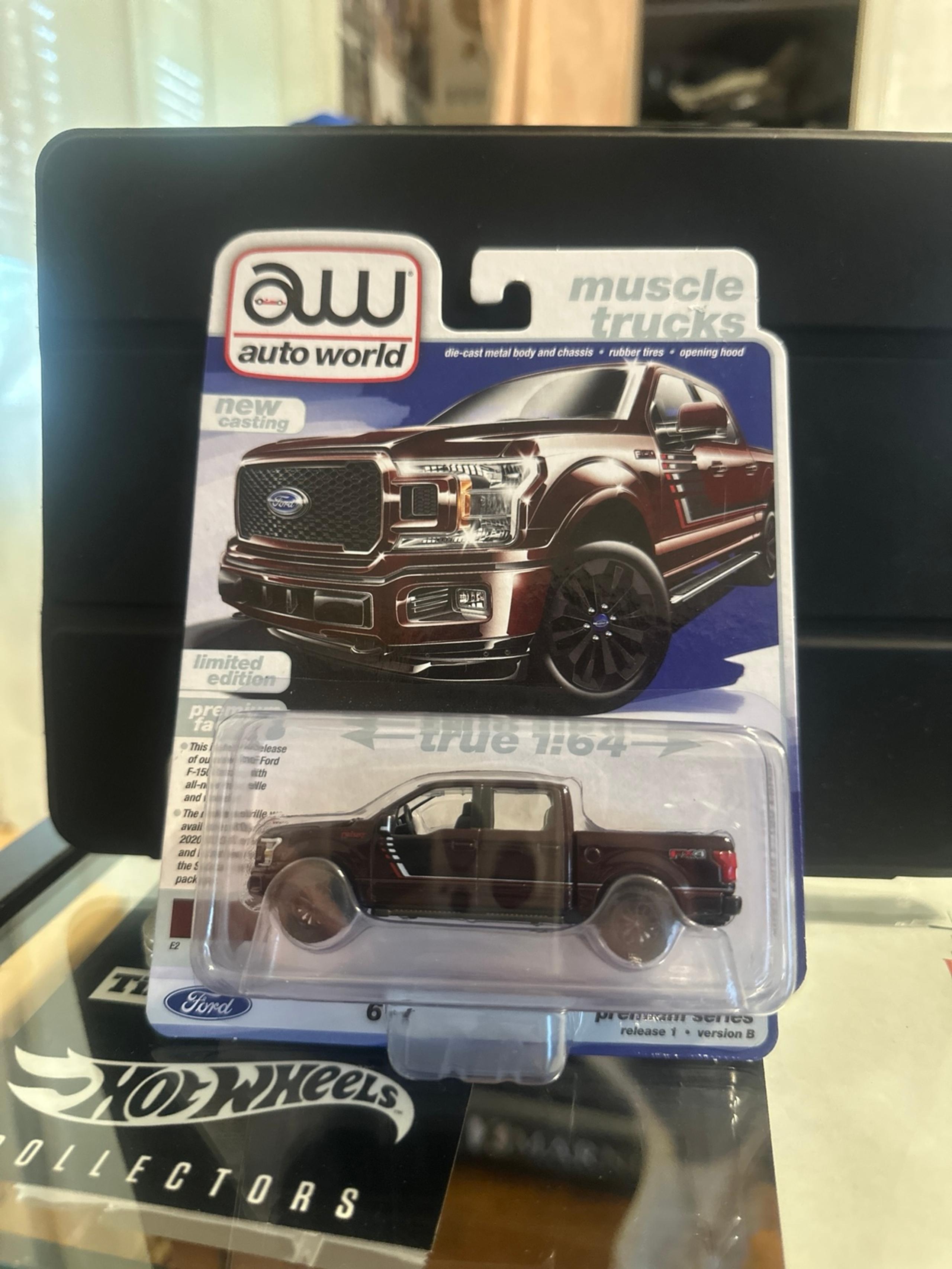 Auto world ford f-150 lariat