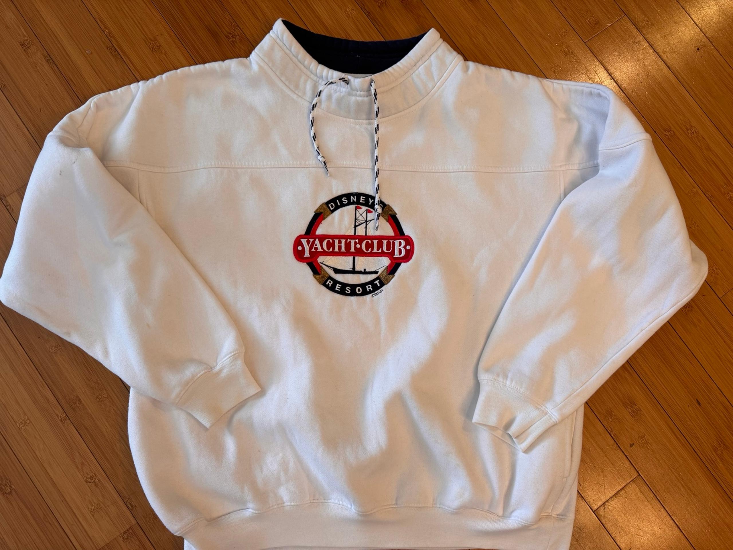 Disney World Yacht Club Resort Crewneck Pullover Medium