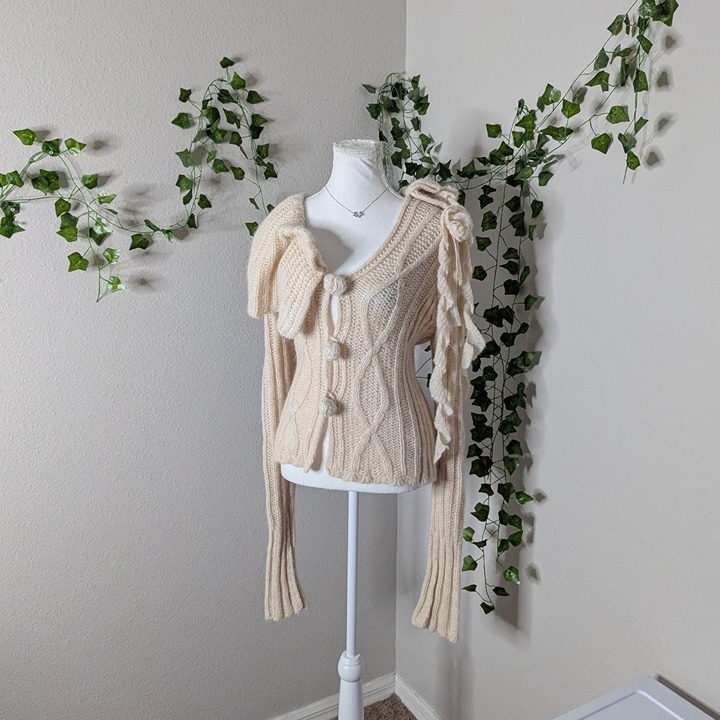 2000s coquette wool long sleeve luxury cream cardigan, super long sleeves with b