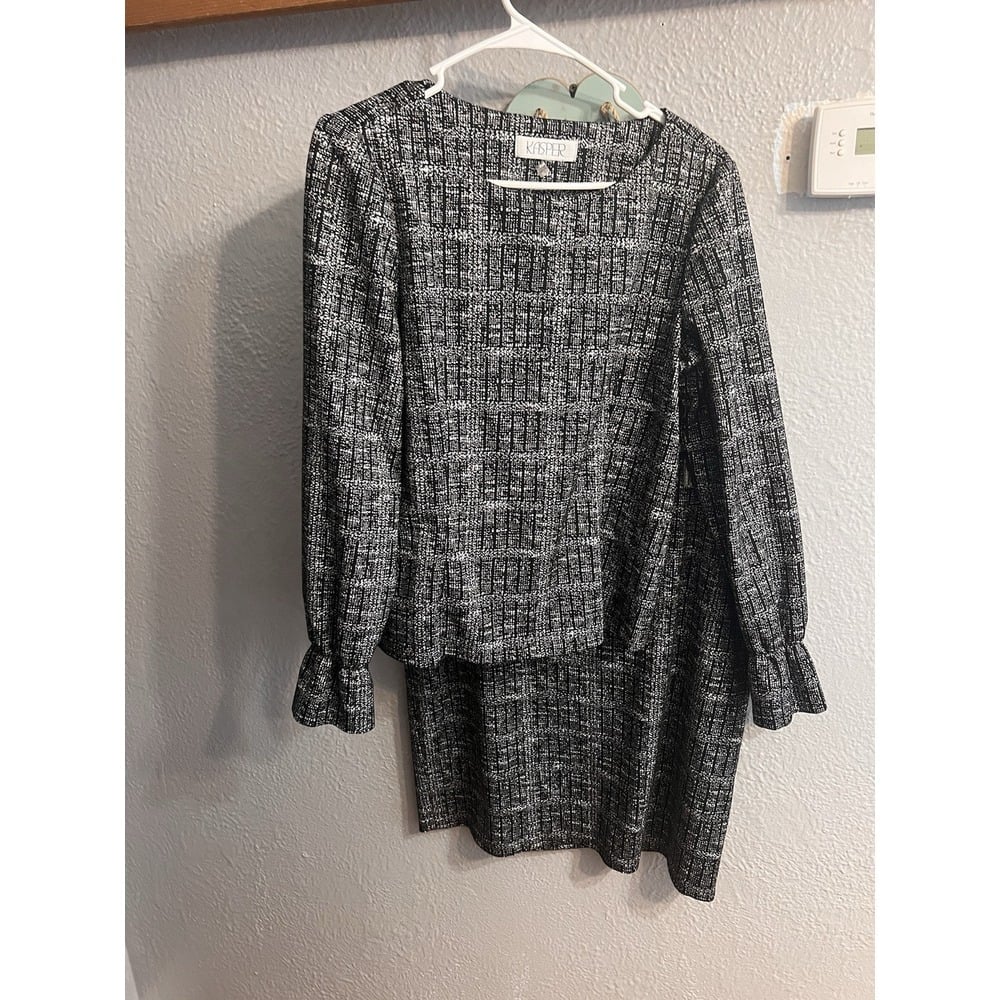 Kasper Women's Skirt Size Large Suit Black & White Blouse Size Medium