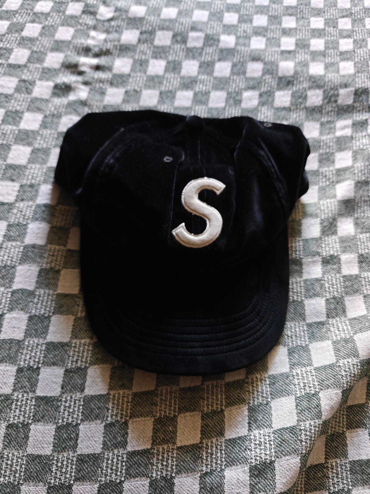 Supreme velvet black hat