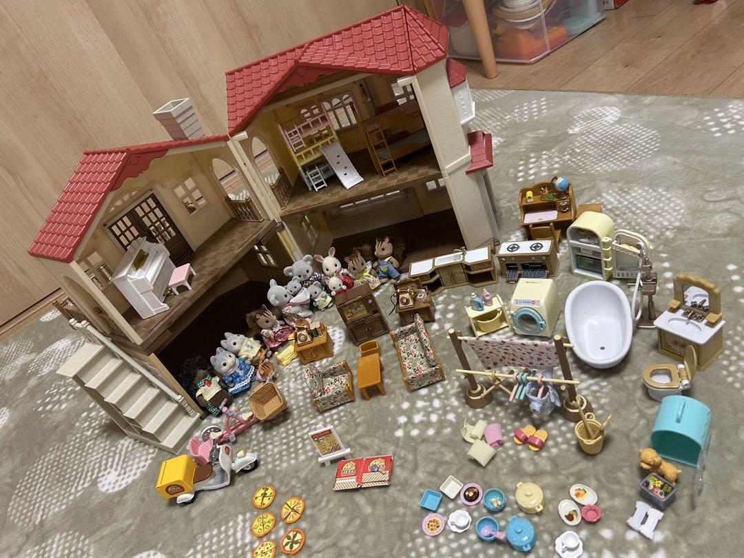 Like-new ⭐︎ Large set of Sylvanian Families for sale