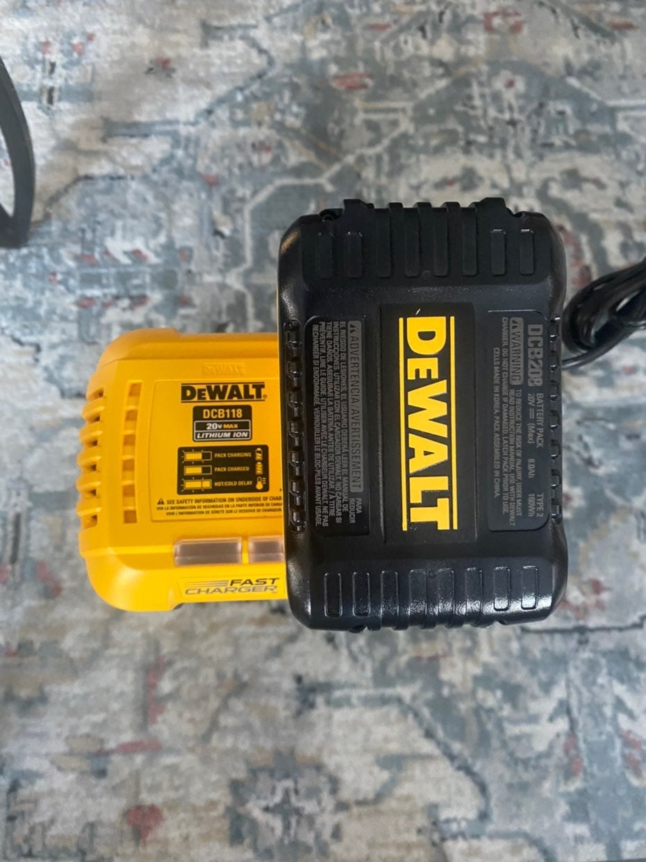 Dewalt 8.0 Ah battery With Fast Charger