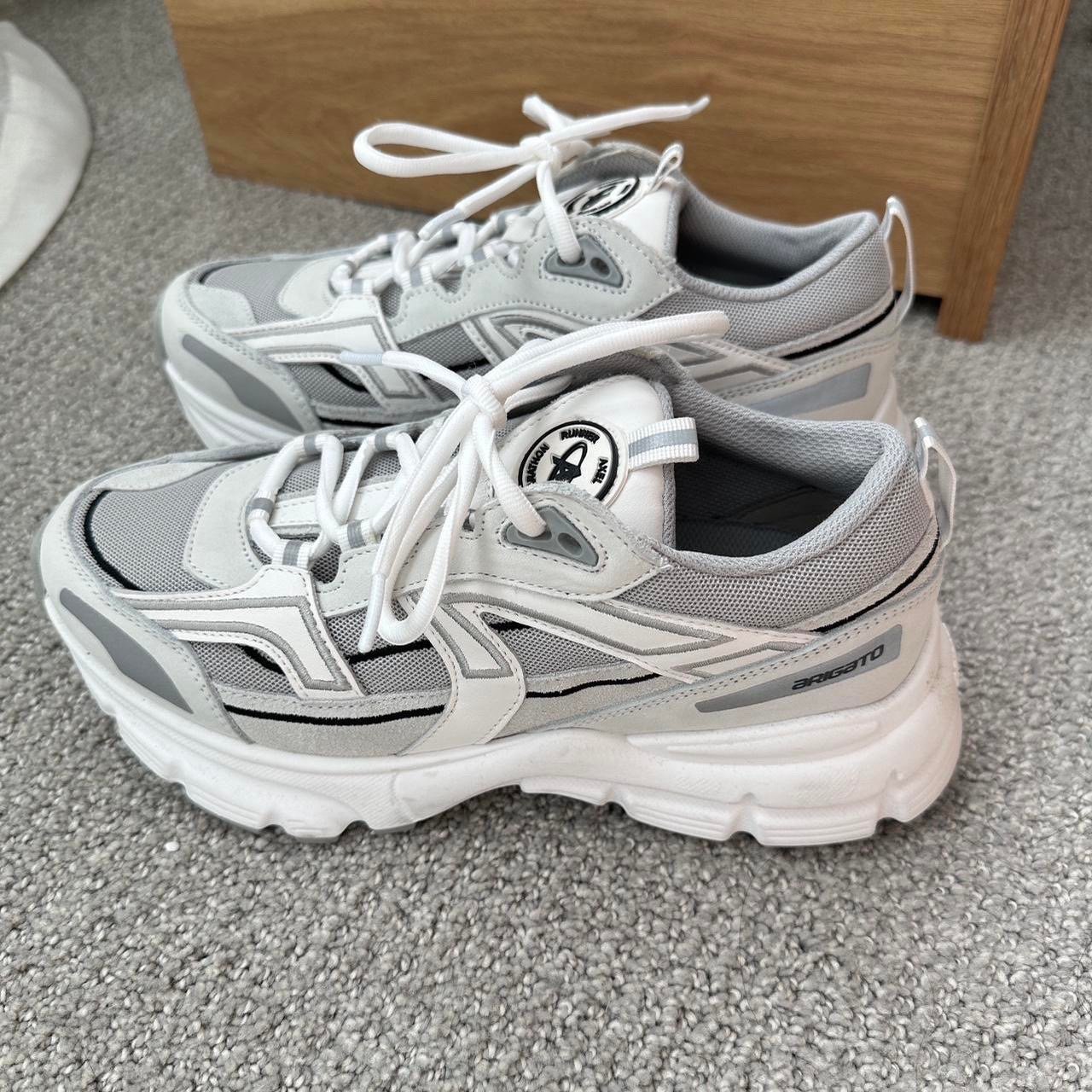 Axel Arigato Marathon R Trail Sneaker in Women 7.5/38