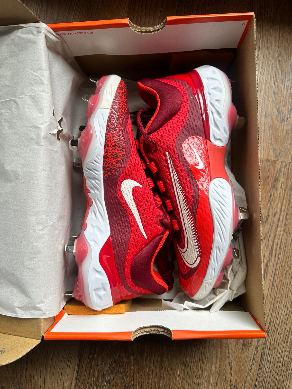 New in box Nike mens Alpha Huarache Elite 4 baseball cleats, size 8.5