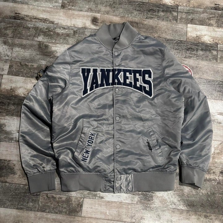 Vintage Y2K Pro Line New York Yankees Baseball MLB Satin Bomber Jacket Size XL