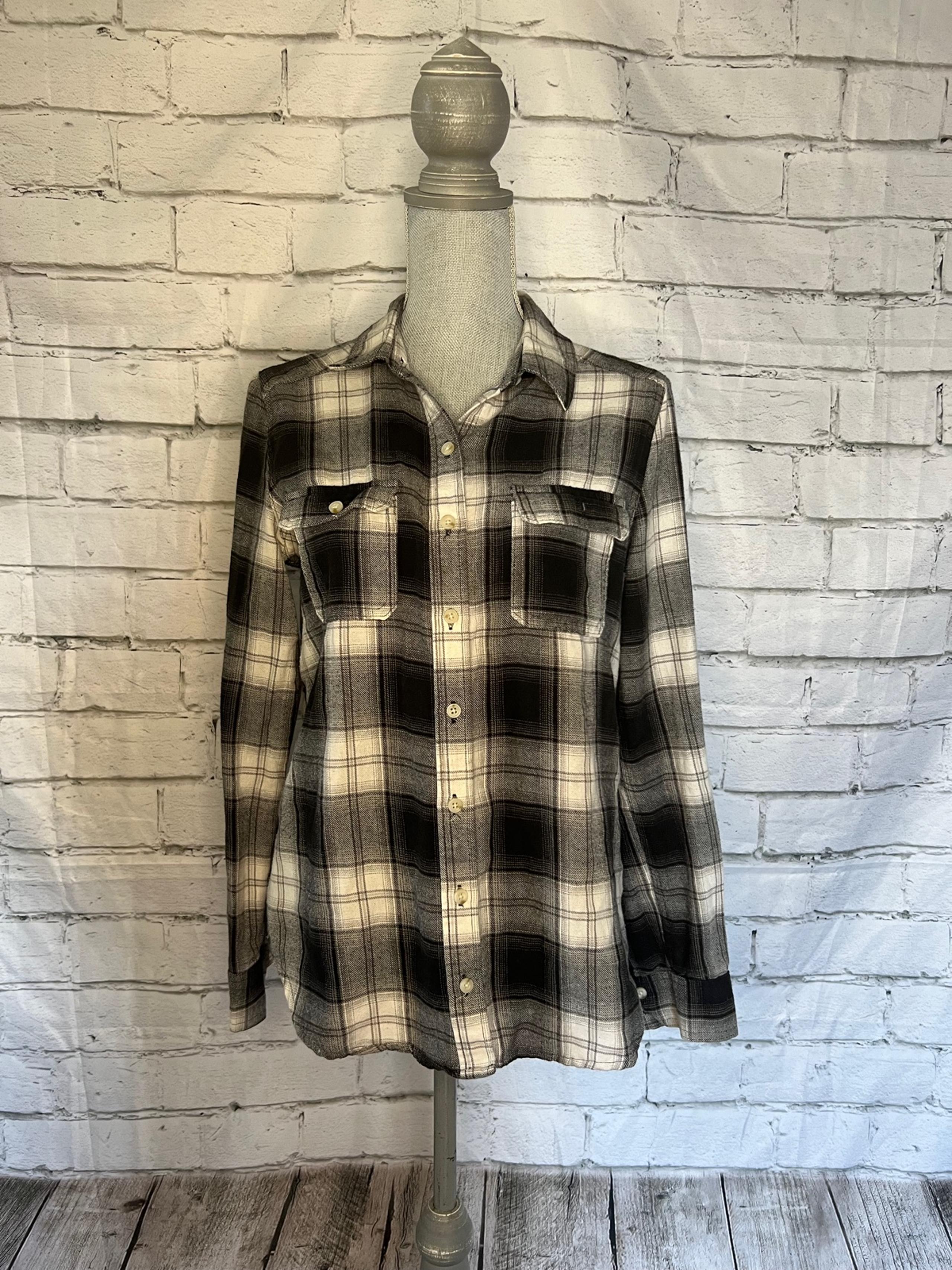 Mossimo button up long sleeve flannel black grey and white size M