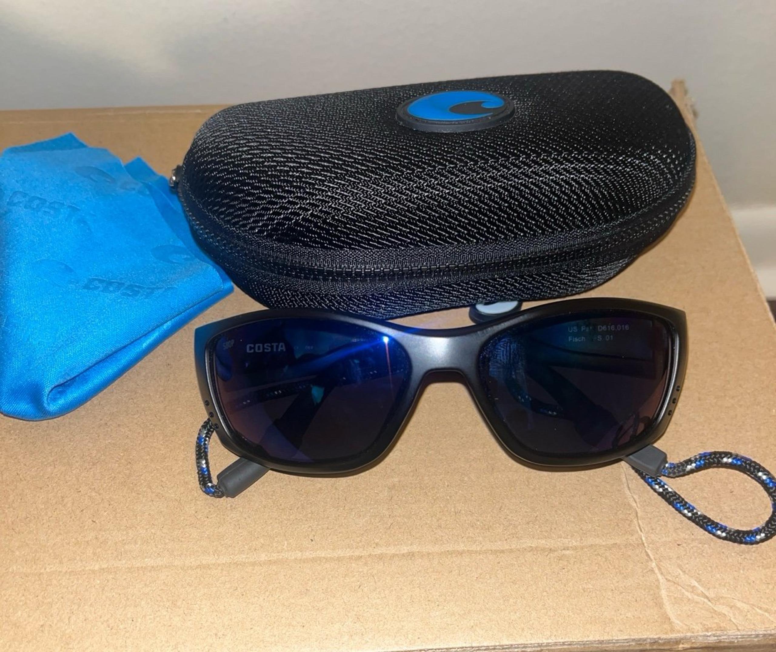 Costa Fisch men’s sunglasses