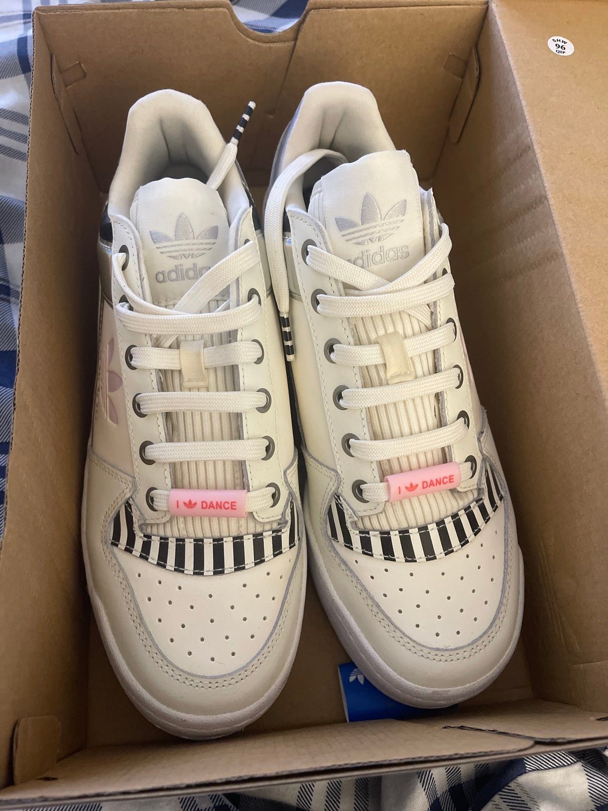 Adidas Forum Bold W I Love Dance Shoes Women’s 8 runs big 8.5