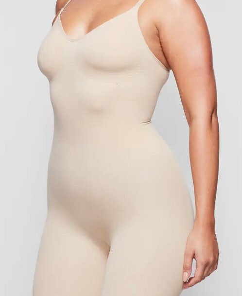 SKIMS Sculpting Seamless Mid-Thigh Bodysuit NEW