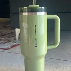 Starbucks x Stanley Olive Green (Summer Edition)