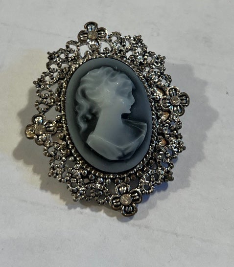 Lucky angel Wedding Party Queen Lady Vintage Victorian Design Cameo