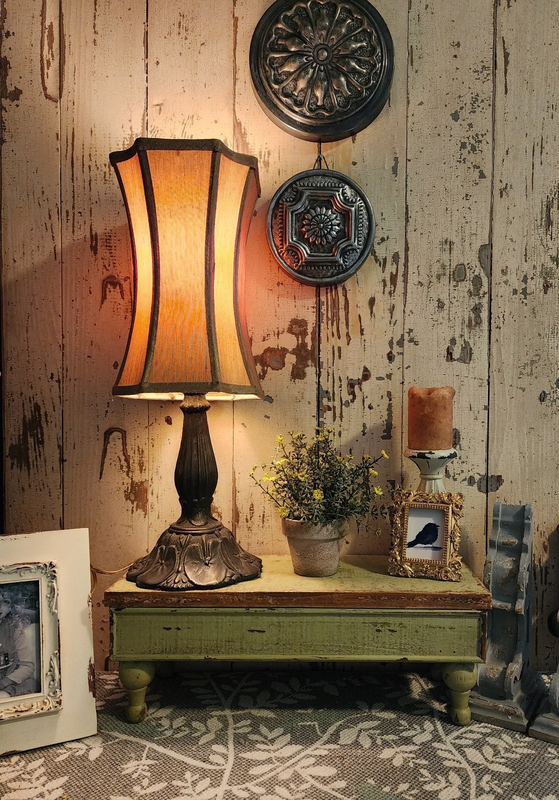 ❣️ Iron Lily Pad & Flower Lamp Base w/ Goldish Taupe Hourglass Shape Shade ❣️