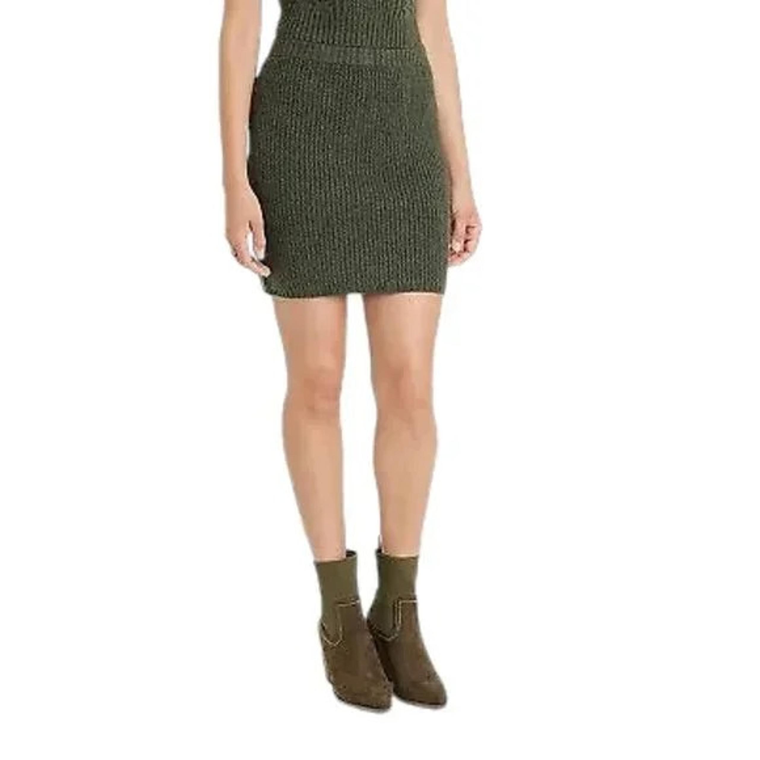 Women's Mini Sweater Skirt Universal Thread Size Medium Green NWT