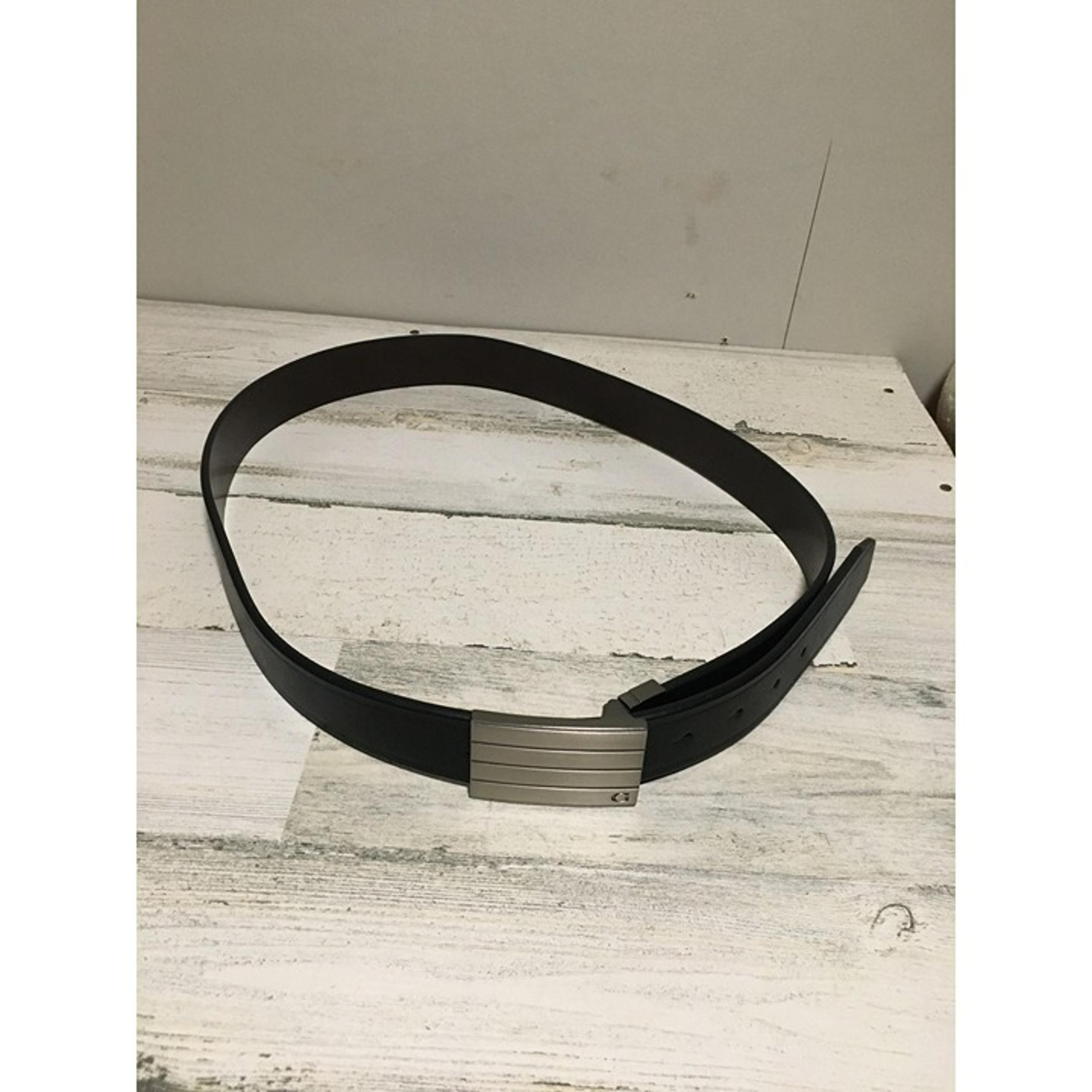 Guess imitation leather men's black belt with silver tone buckle size 38-40
