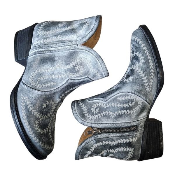 NEW Women's Sterling River grey embroidered western booties, leather, size 9.5